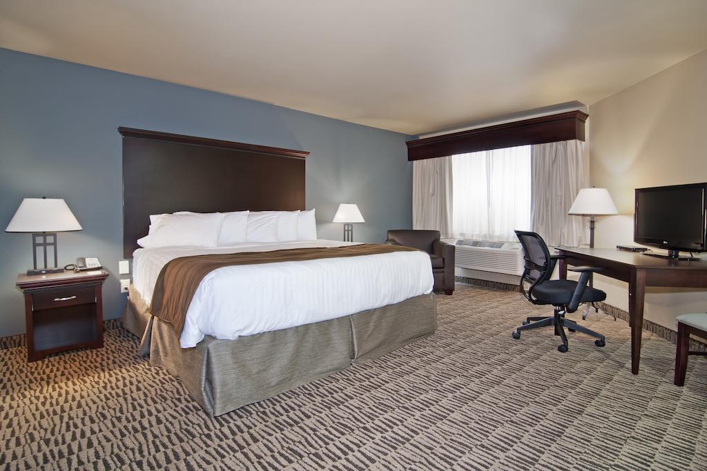 Готель The Watford Watford City Екстер'єр фото
